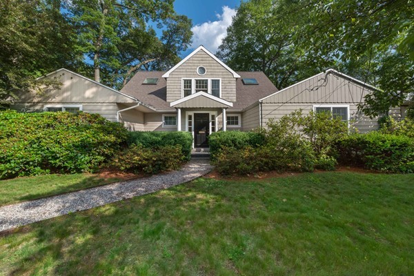 27 Elm Street Hamilton, MA 01982 - Photo 1 of 24 Gallery Image 1
