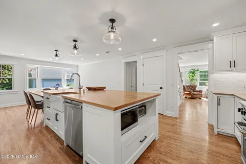 $4,100,000 | 5 Grant Avenue, Old Greenwich, CT 06870