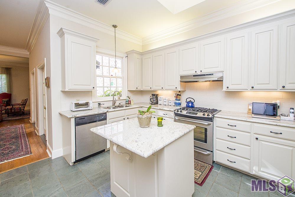 7962 Wrenwood Boulevard, Unit B Baton Rouge, LA 70809 - Photo 14 of 37