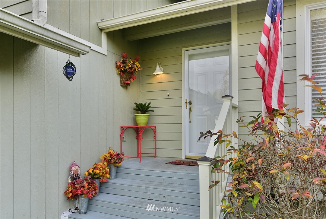 7326 East Collins Road Port Orchard, WA 98366 - Photo 3 of 25 Gallery Image 3