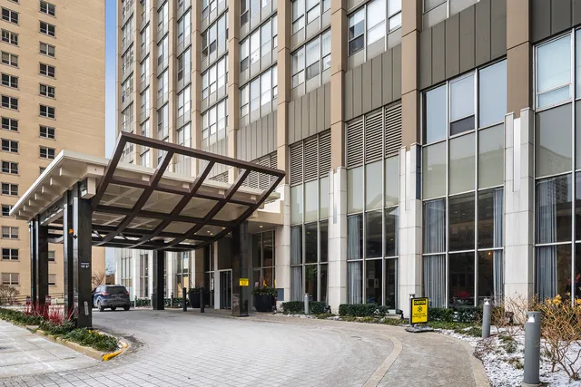 $227,000 | 655 West Irving Park Road, Unit 3706, Chicago, IL 60613