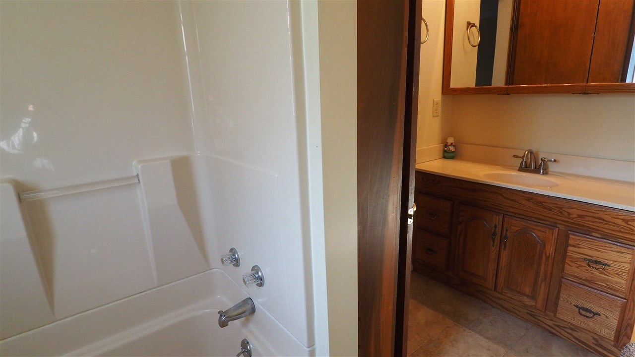 11638 Goshen Road Churubusco, IN 46723 - Photo 24 of 29 Gallery Image 24
