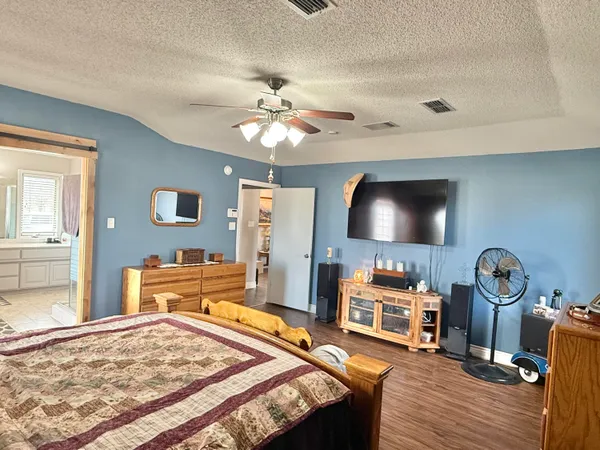 $359,500 | 19 Ridgeview, Farwell, TX 79325