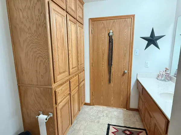 $369,995 | 19 Ridgeview, Farwell, TX 79325