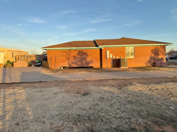 $369,995 | 19 Ridgeview, Farwell, TX 79325