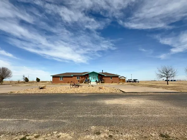 $359,500 | 19 Ridgeview, Farwell, TX 79325