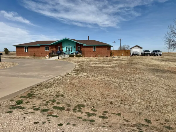 $359,500 | 19 Ridgeview, Farwell, TX 79325