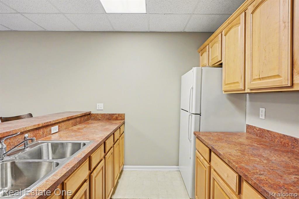 686 West Bluff Court, Unit 23 Rochester Hills, MI 48307 - Photo 37 of 43
