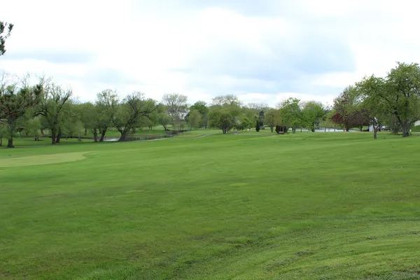 $215,000 | 920 Vose Drive, Unit 402, Gurnee, IL 60031