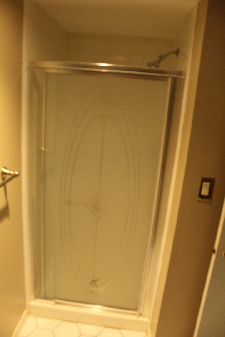 920 Vose Drive, Unit 402 Gurnee, IL 60031 - Photo 31 of 42 a view of a small space