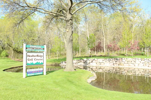$215,000 | 920 Vose Drive, Unit 402, Gurnee, IL 60031