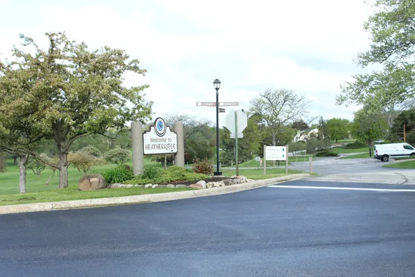$215,000 | 920 Vose Drive, Unit 402, Gurnee, IL 60031