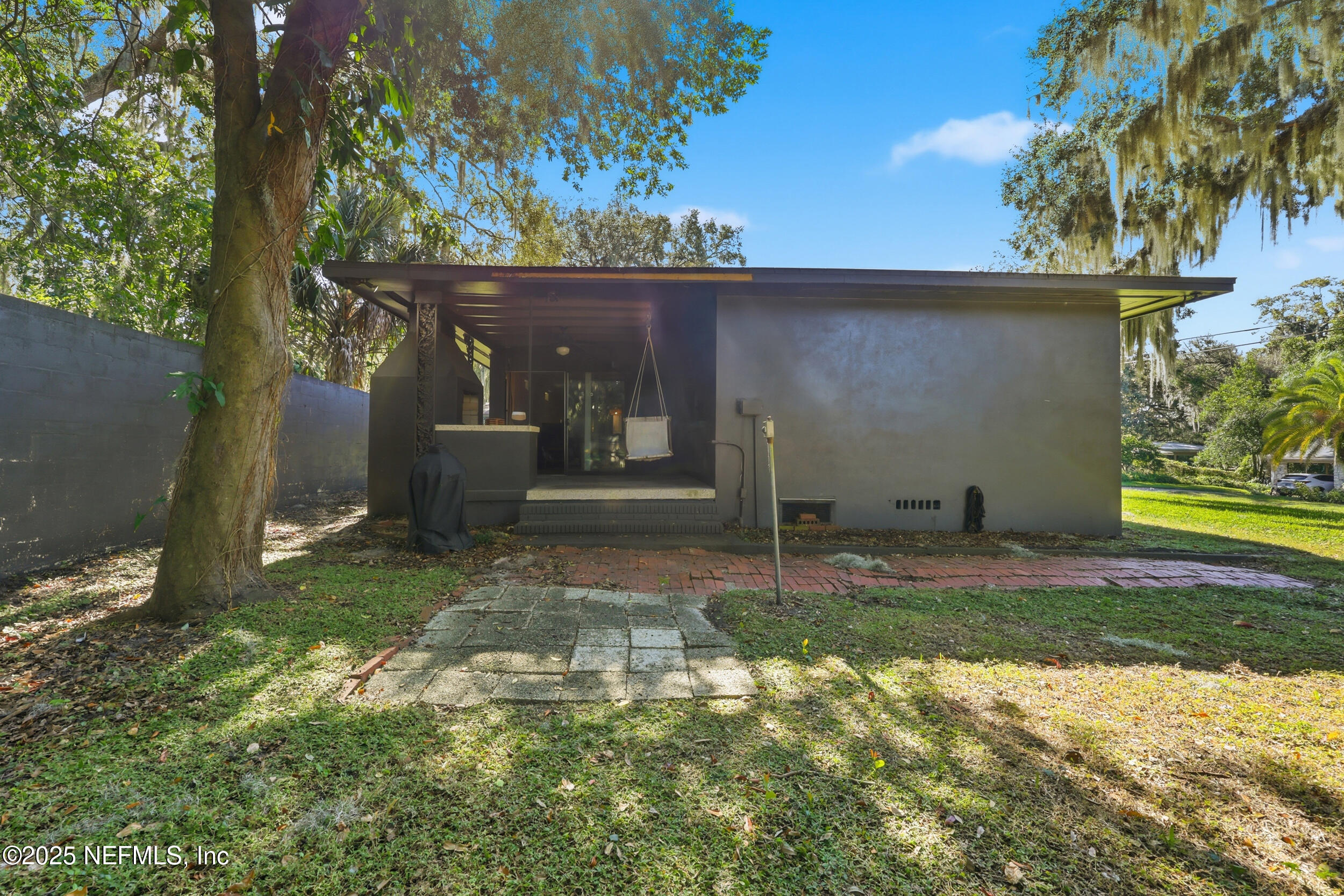 1315 Mayfair Road Jacksonville, FL 32207 - Photo 39 of 48 Porch and Yard
