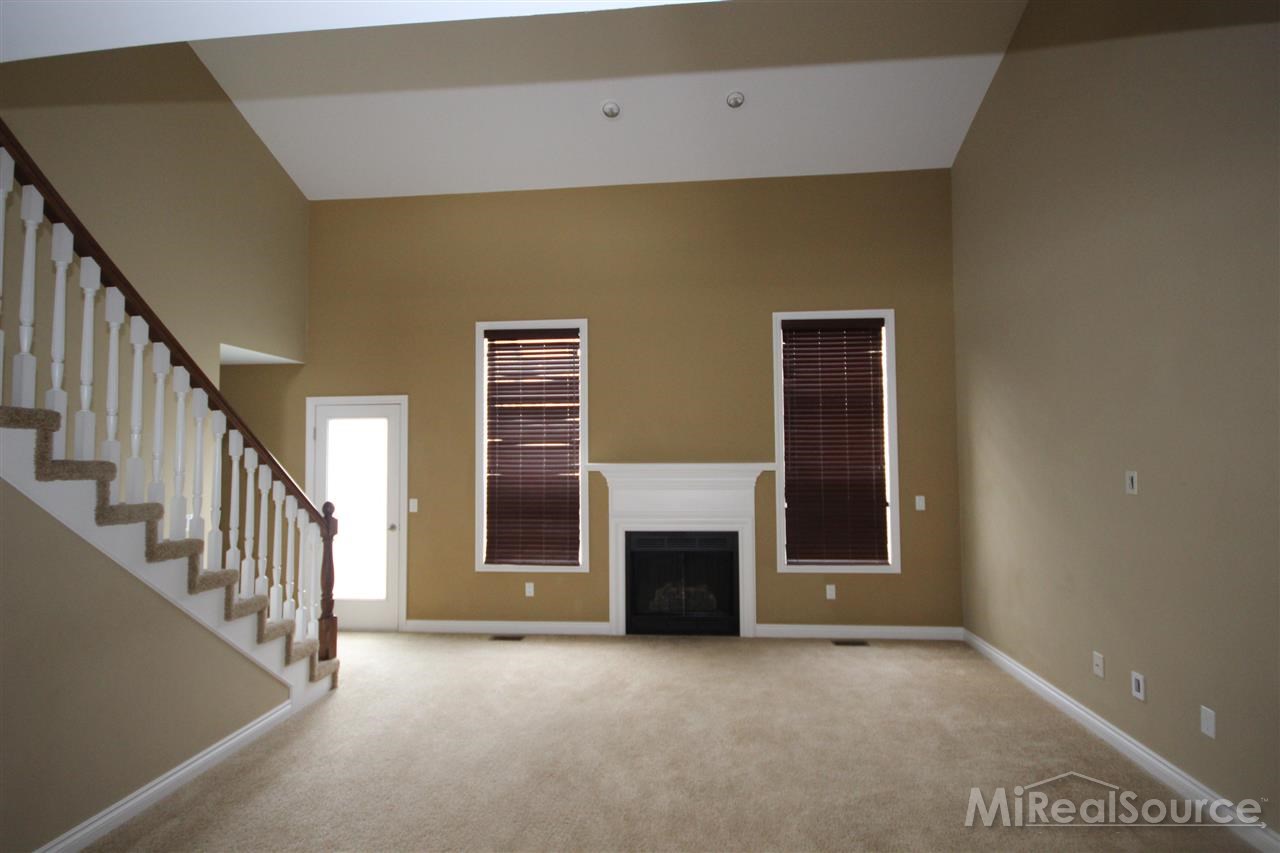 45541 Rathmore Drive Macomb, MI 48044 - Photo 5 of 16 31176449-4.JPG