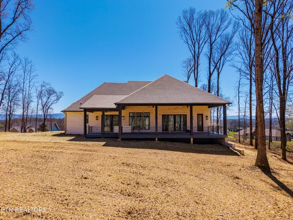 $1,200,000 | 1221 Kellys View Drive, Greenback, TN 37742