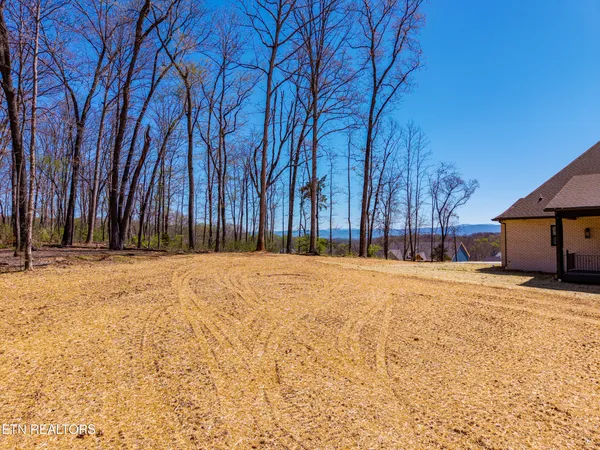 $1,200,000 | 1221 Kellys View Drive, Greenback, TN 37742