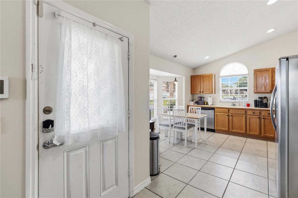 2531 Oneida Loop Kissimmee, FL 34747 - Photo 4 of 27 Gallery Image 4