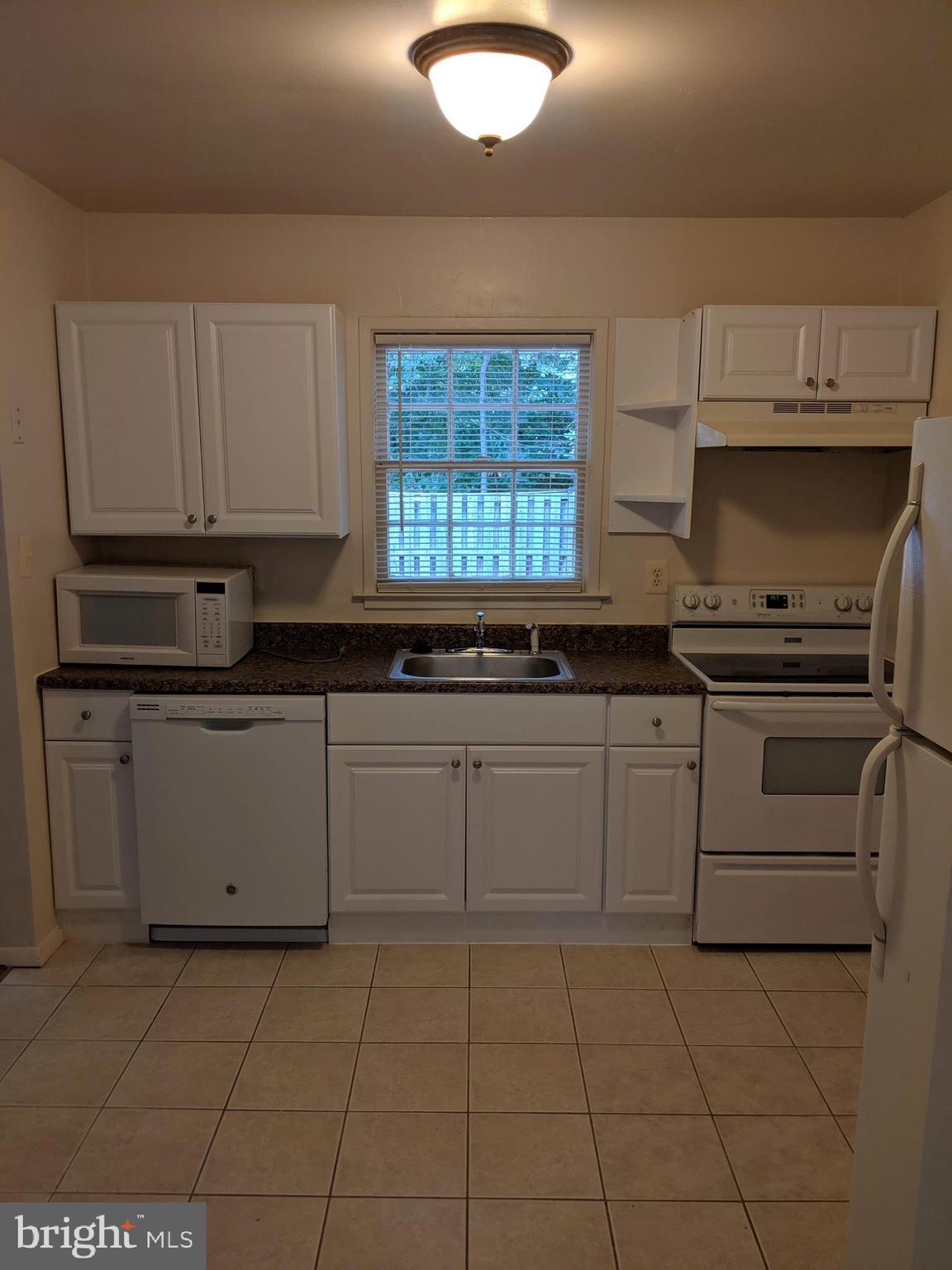 7760 Matisse Way Springfield, VA 22153 - Photo 10 of 21 Kitchen looking from Front door