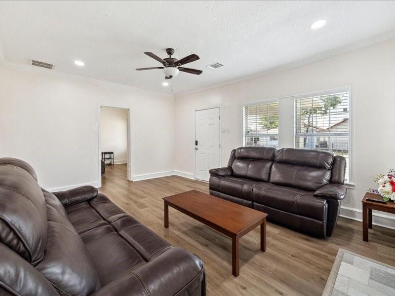 1801 Hussion Street Houston, TX 77003 - Photo 7 of 20 a living room with furniture