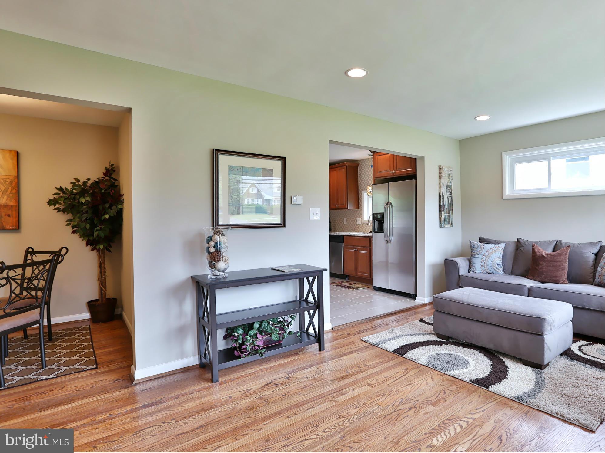 391 Butler Road Reisterstown, MD 21136 - Photo 3 of 30 Welcoming Entry Into Open Living Room