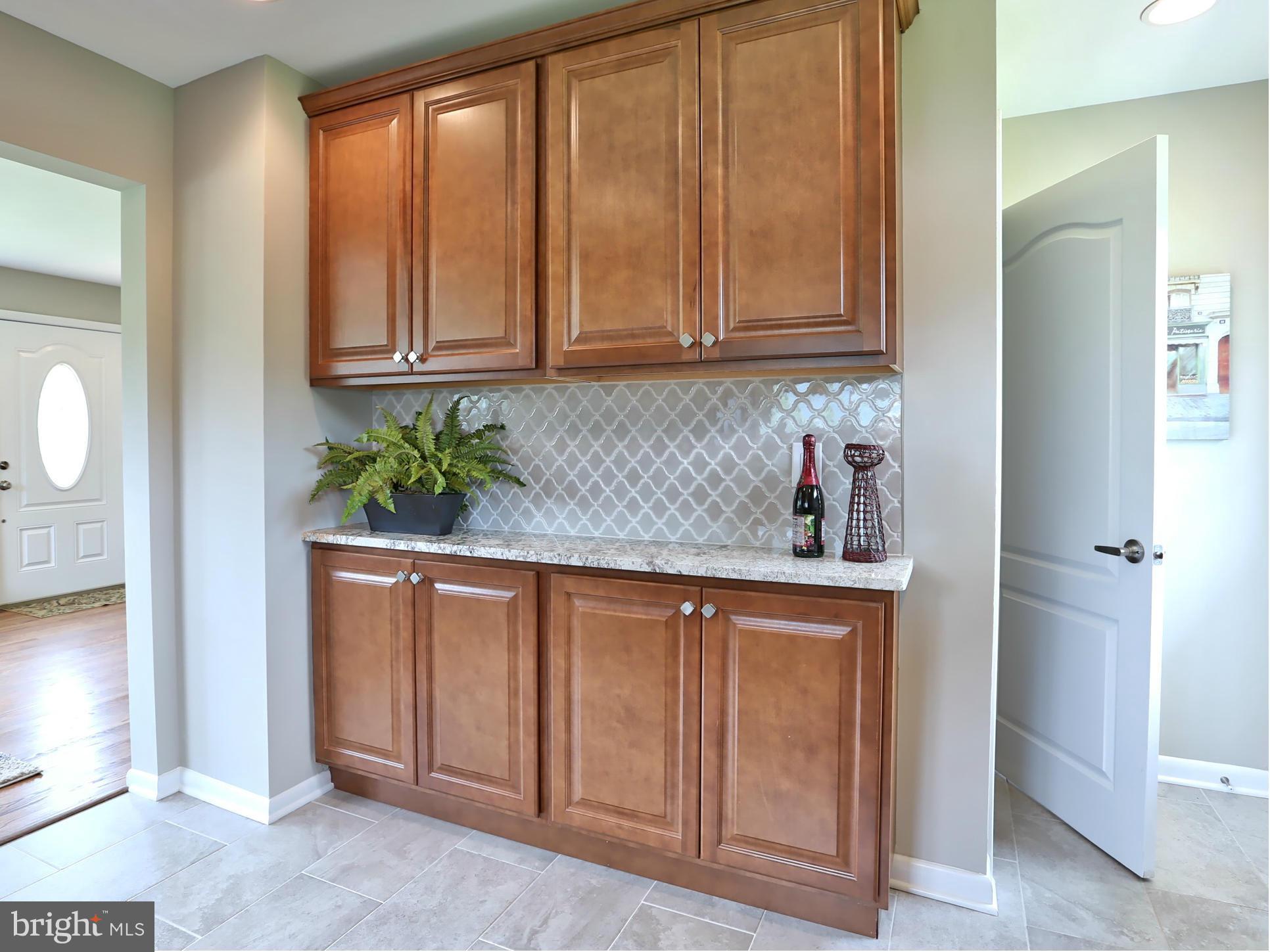 391 Butler Road Reisterstown, MD 21136 - Photo 8 of 30 Kitchen With Custom Tile Backsplash