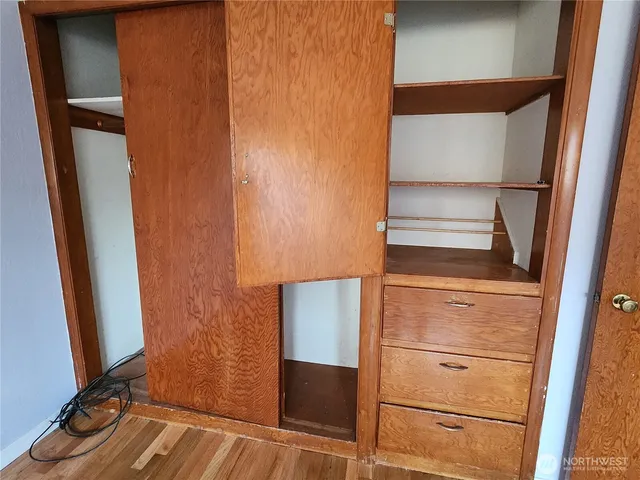 a view of walk in closet