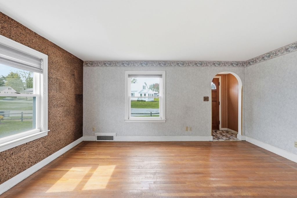 3 Inwood Road Auburn, MA 01501 - Photo 13 of 40