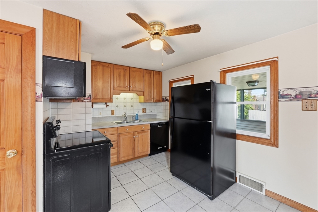 3 Inwood Road Auburn, MA 01501 - Photo 15 of 40
