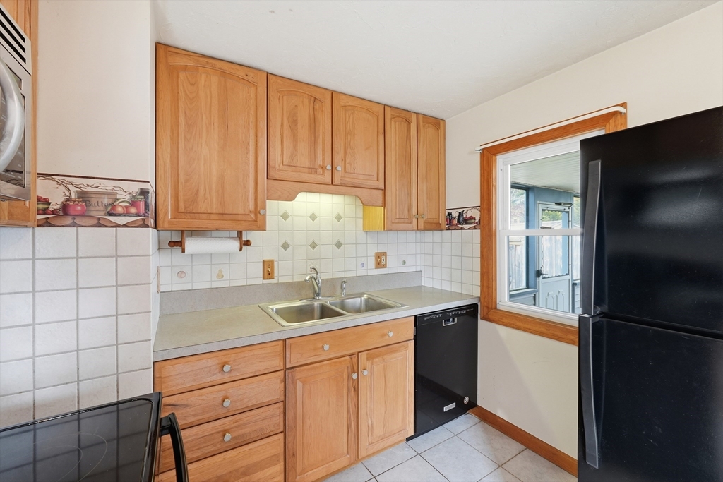 3 Inwood Road Auburn, MA 01501 - Photo 17 of 40