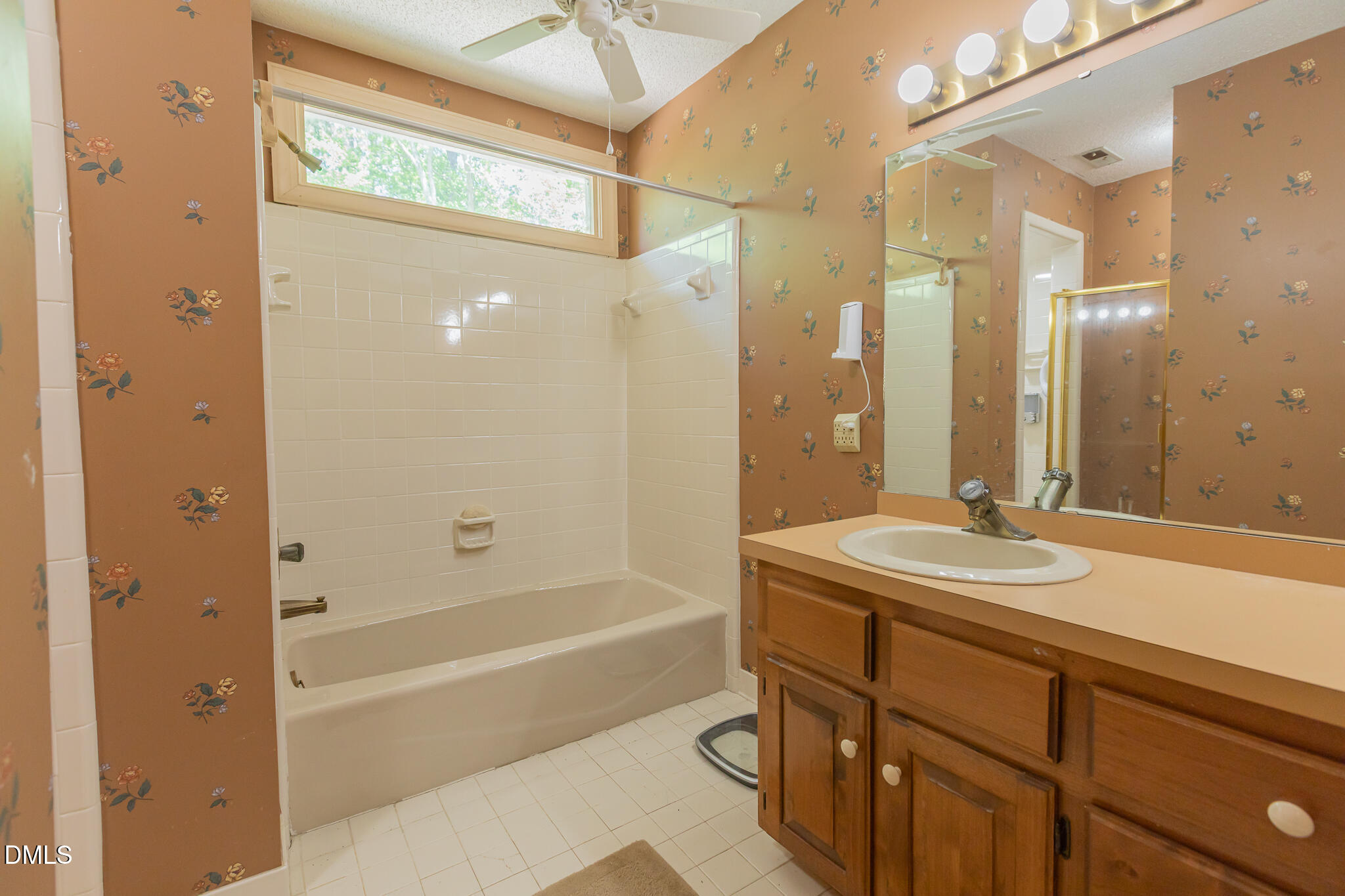 1956 Wilton Circle Raleigh, NC 27615 - Photo 26 of 51 Primary Bath