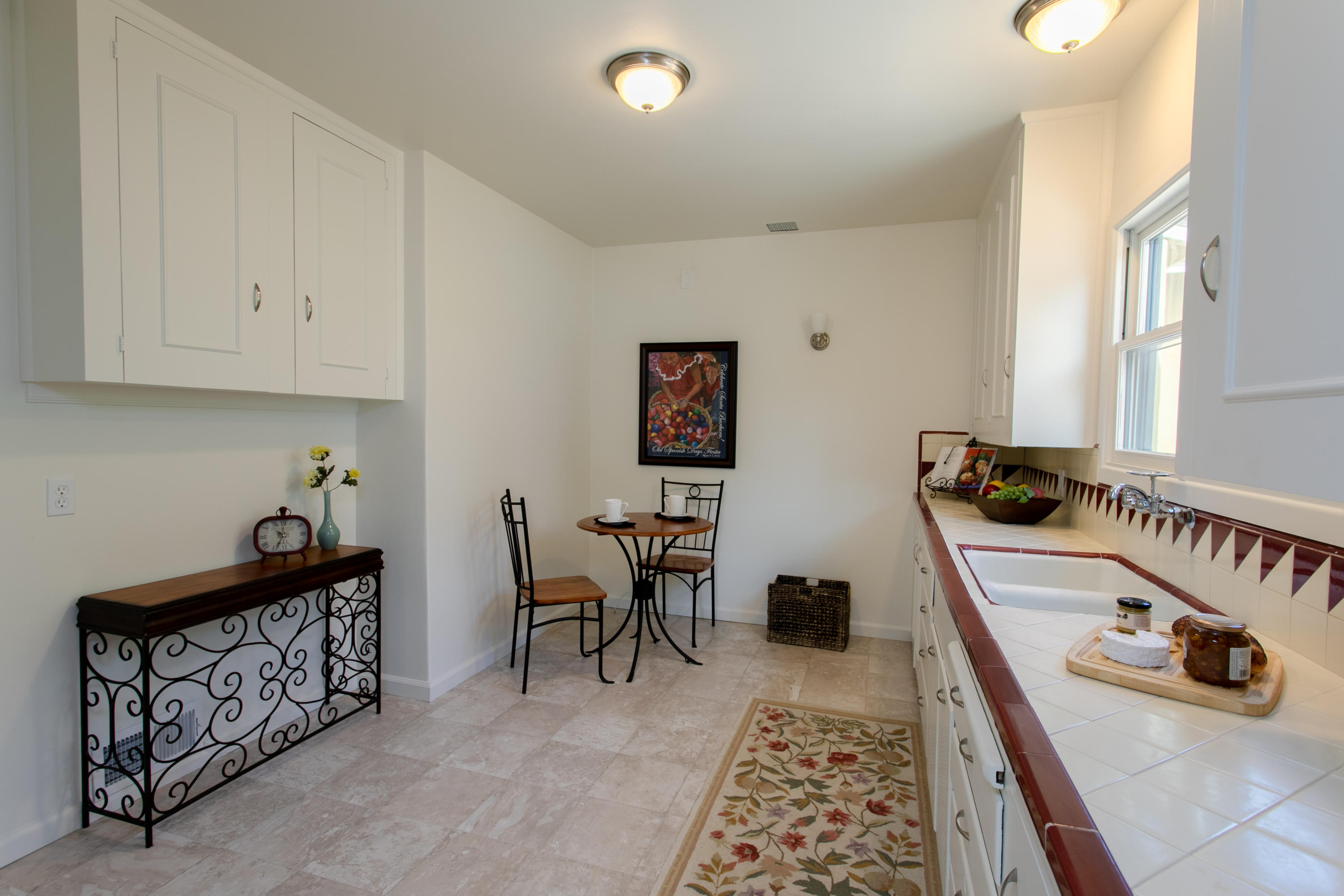 534 Peregrina Road Santa Barbara, CA 93105 - Photo 11 of 22 Kitchen 2
