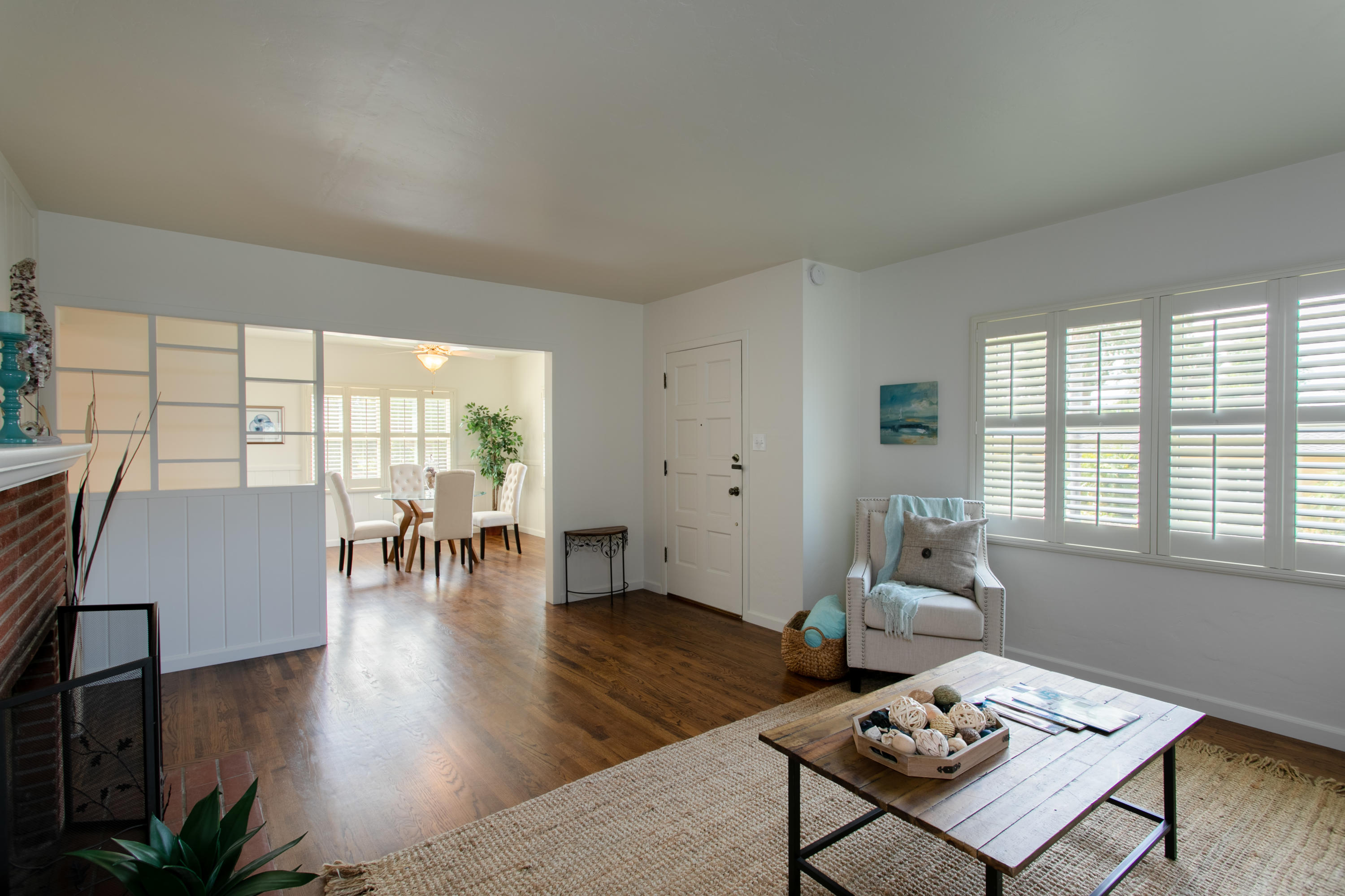 534 Peregrina Road Santa Barbara, CA 93105 - Photo 7 of 22 Living Room