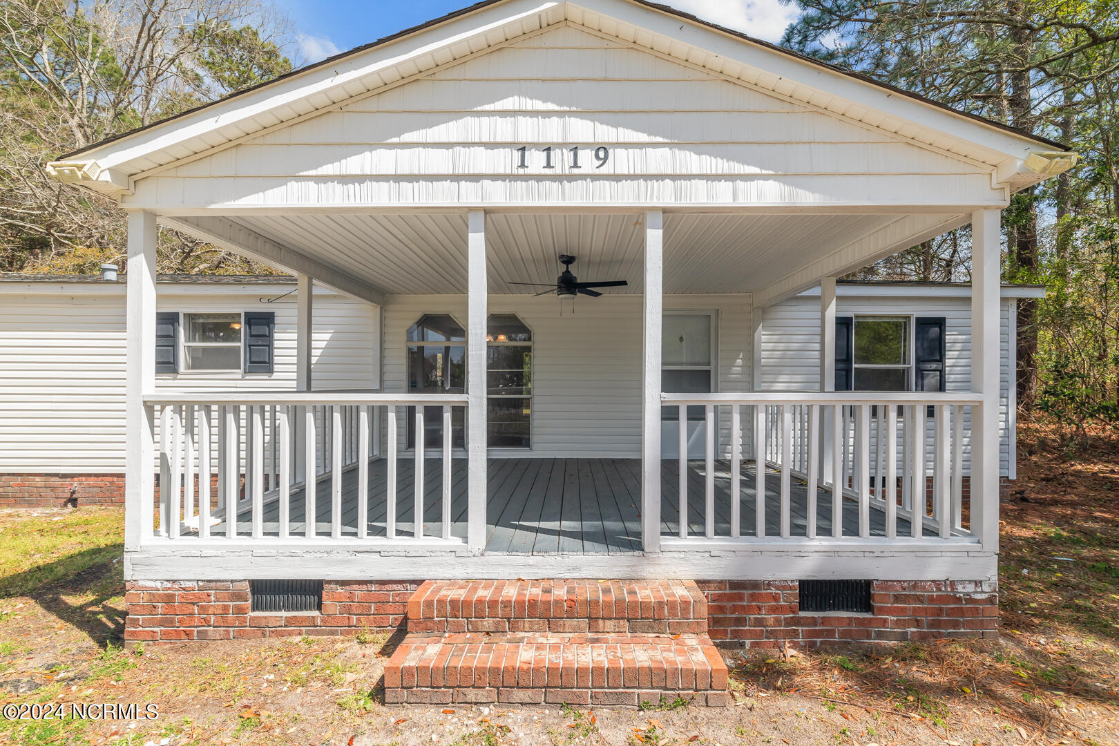 1119 CCC Road Sneads Ferry, NC 28460 - Photo 5 of 43 5