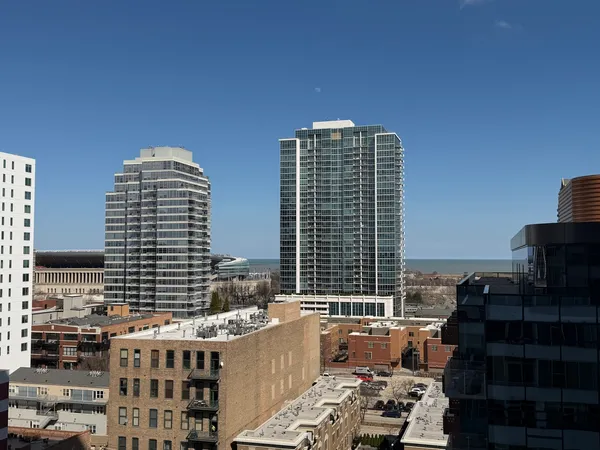 $2,500 | 1720 South Michigan Avenue, Unit 1202, Chicago, IL 60616