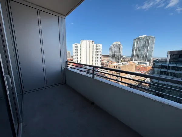 $2,500 | 1720 South Michigan Avenue, Unit 1202, Chicago, IL 60616