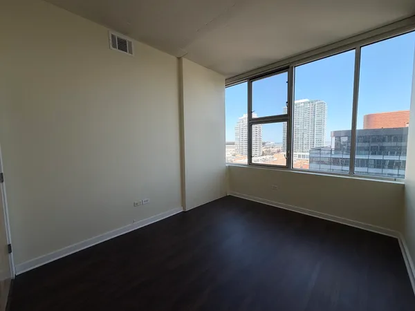 $2,500 | 1720 South Michigan Avenue, Unit 1202, Chicago, IL 60616