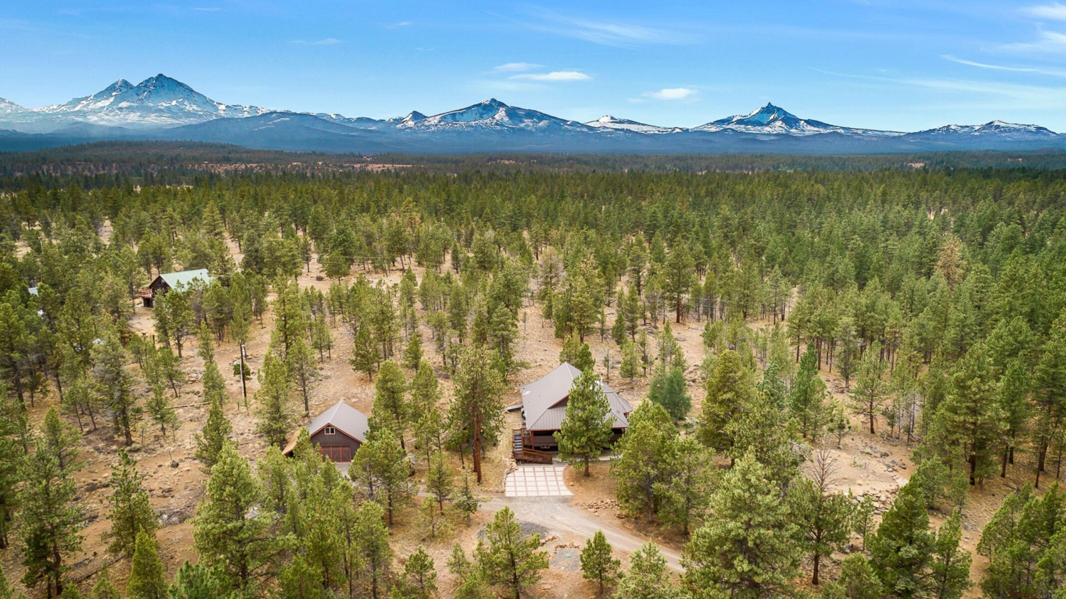 69415 Green Ridge Loop Sisters, OR 97759 - Photo 2 of 31 Located in Sisters Country!