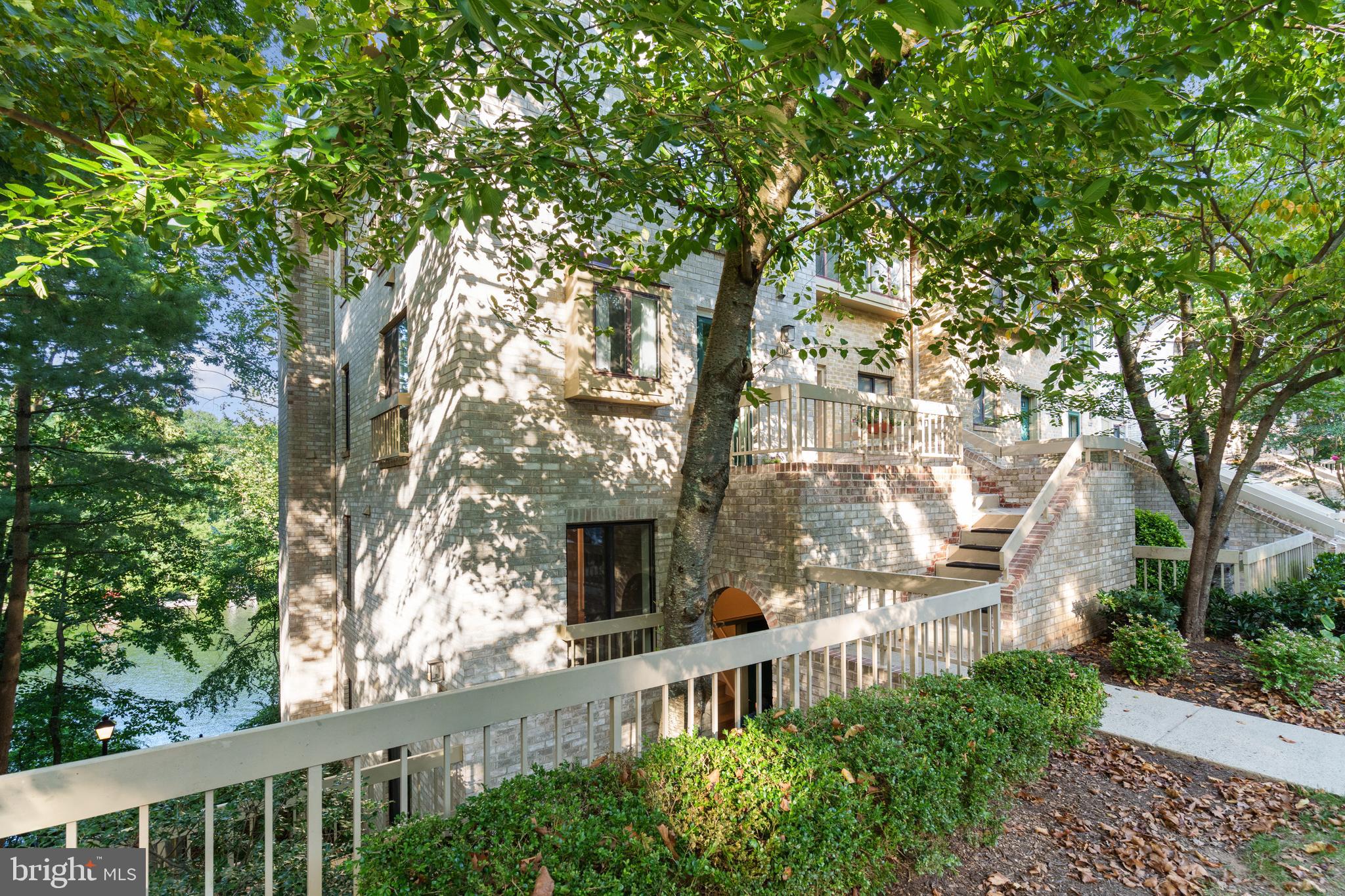 11132 Boathouse Court, Unit 85 Reston, VA 20191 - Photo 25 of 34