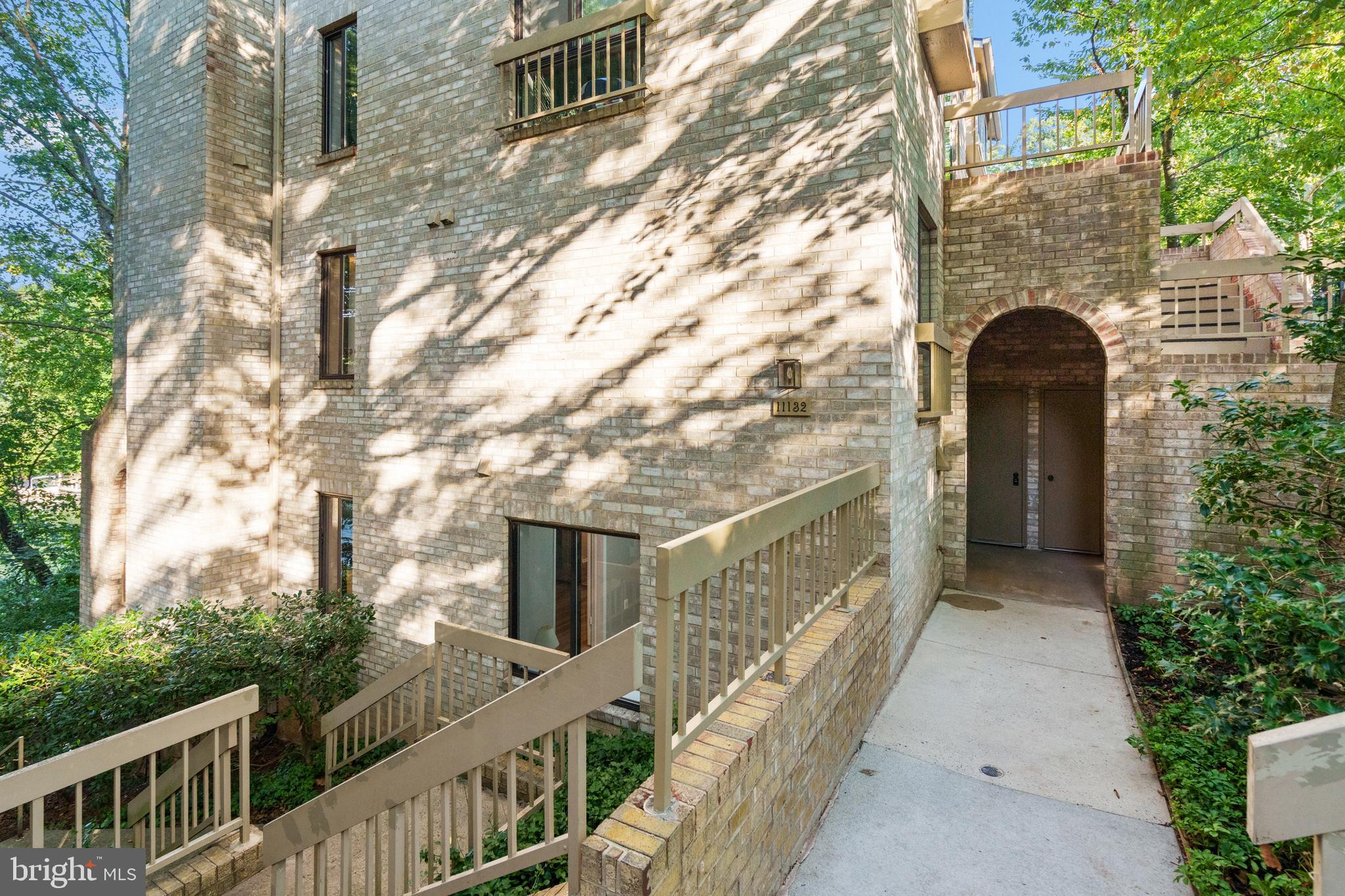 11132 Boathouse Court, Unit 85 Reston, VA 20191 - Photo 3 of 34