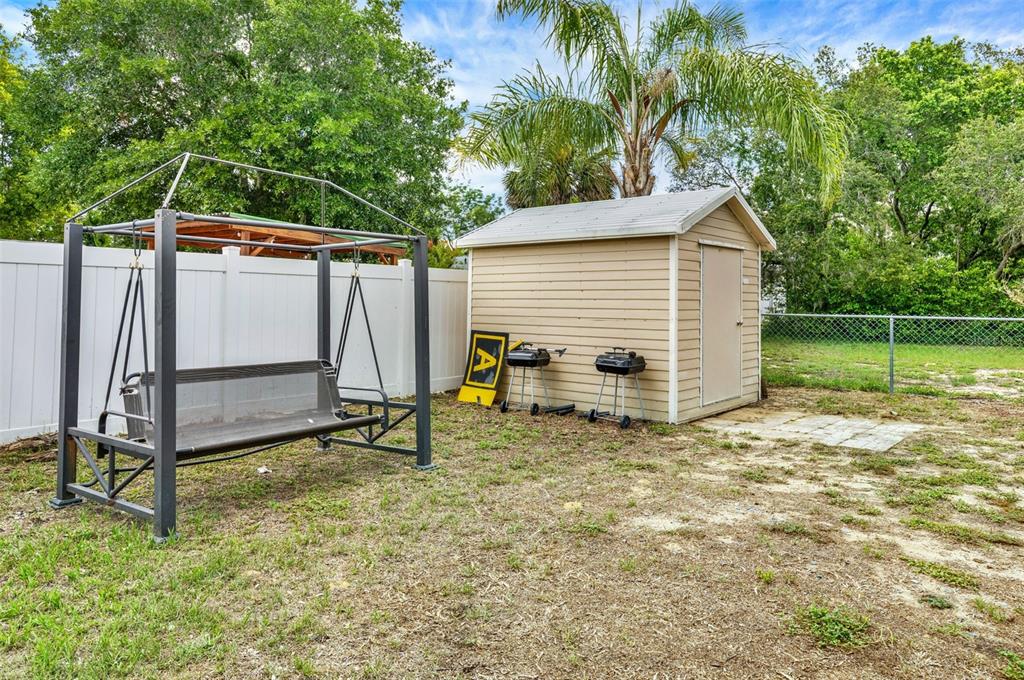 520 Dora Avenue Tavares, FL 32778 - Photo 2 of 17 a view of outdoor space and yard