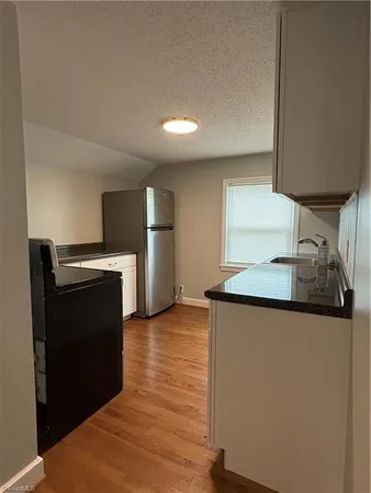 $2,500 | 1100 Glenwood Avenue, Greensboro, NC 27403