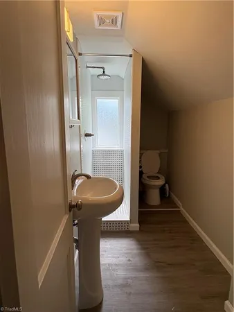 $2,500 | 1100 Glenwood Avenue, Greensboro, NC 27403