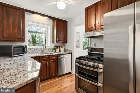 $975,000 | 204 North Evergreen Street, Arlington, VA 22203