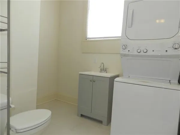 $1,200 | 1224 Marengo Street, Unit 2B, New Orleans, LA 70115