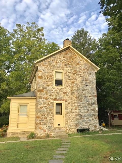 181 East Aluta Mill Road Nazareth, PA 18064 - Photo 3 of 25 front view of a house with a yard