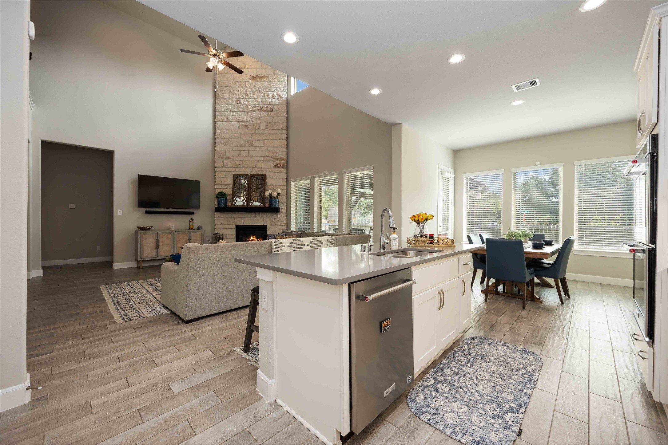 5822 Euclid Loop Rosenberg, TX 77469 - Photo 10 of 35