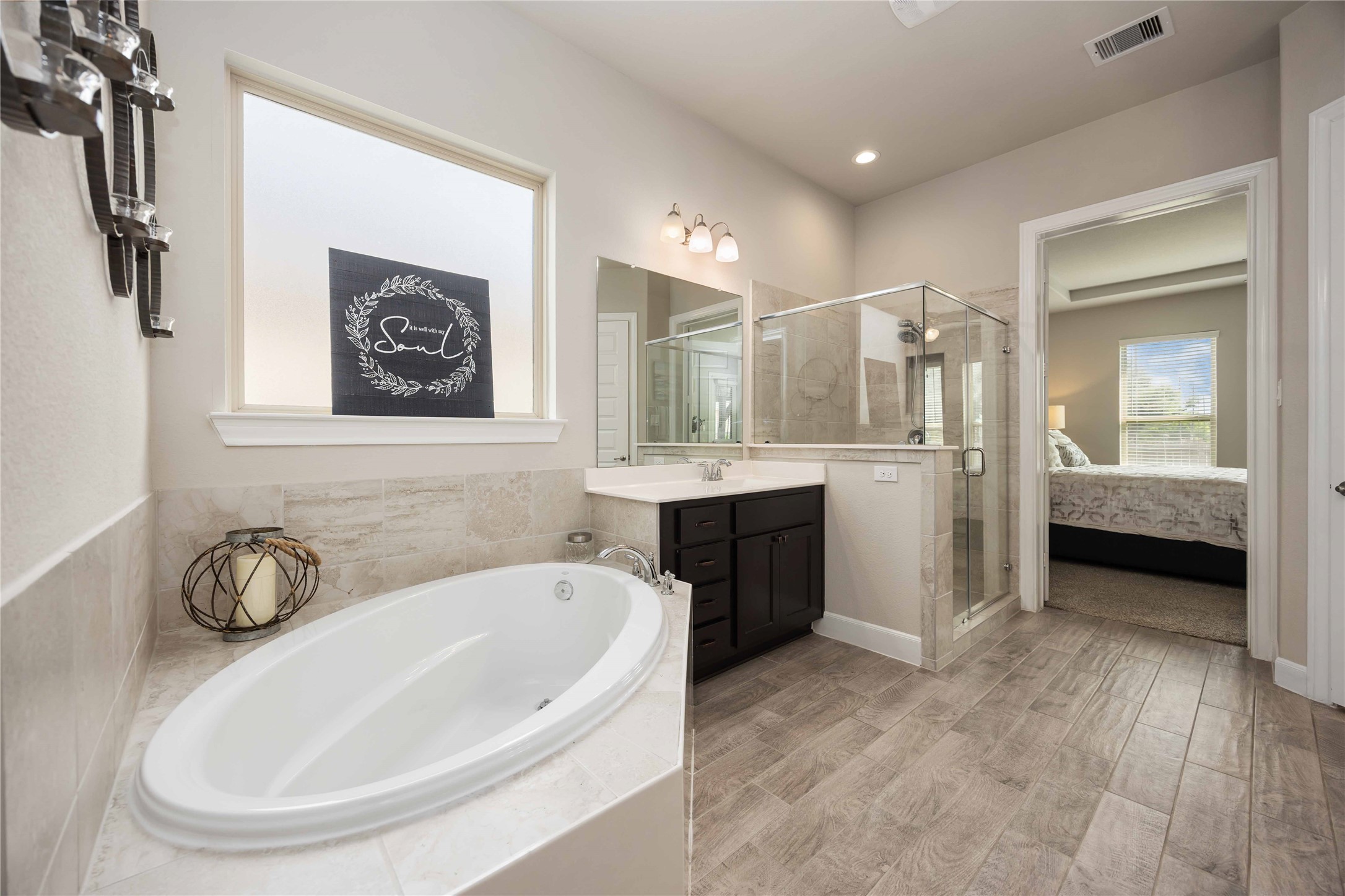 5822 Euclid Loop Rosenberg, TX 77469 - Photo 14 of 35 Primary Bathroom