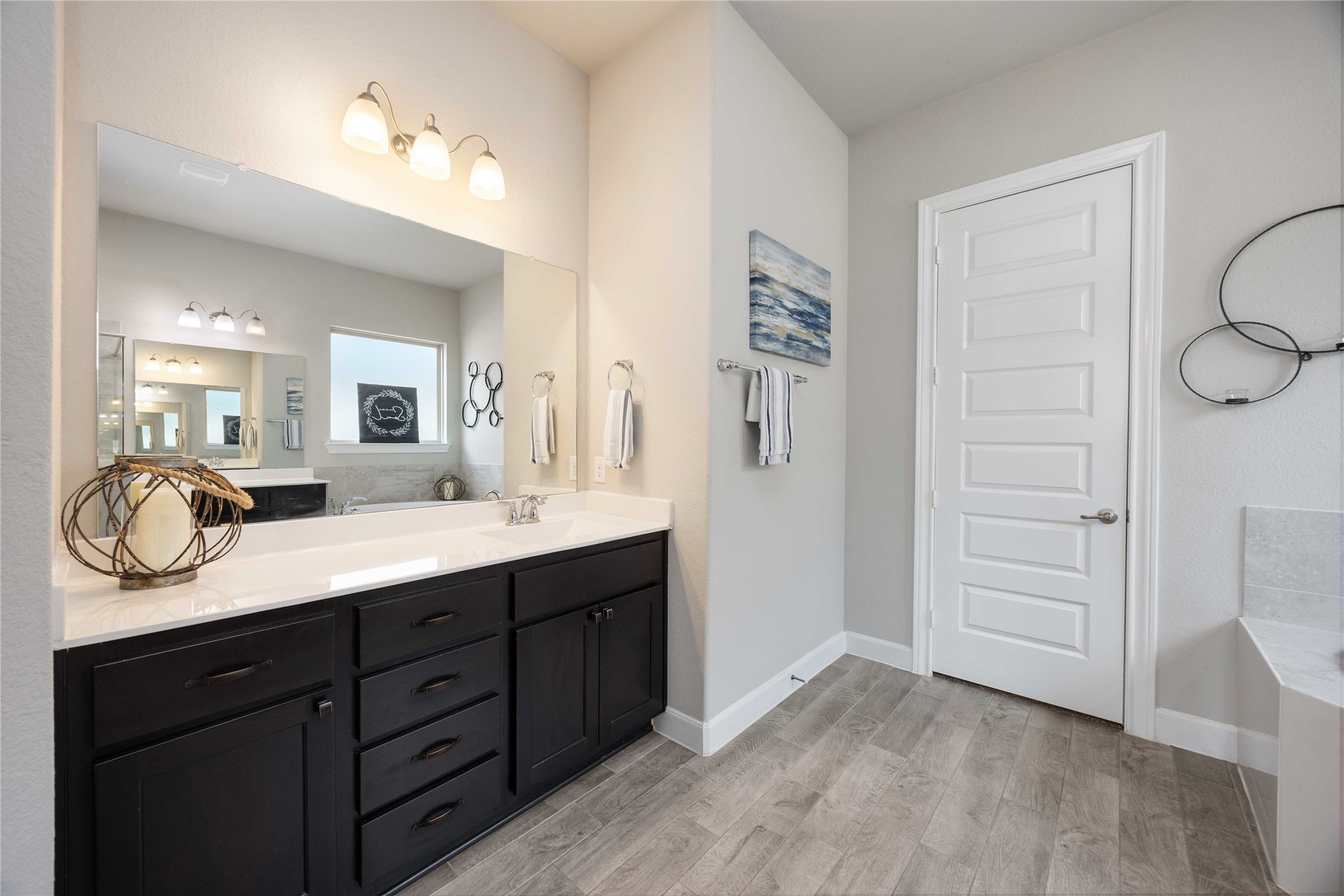 5822 Euclid Loop Rosenberg, TX 77469 - Photo 16 of 35 Primary Bathroom