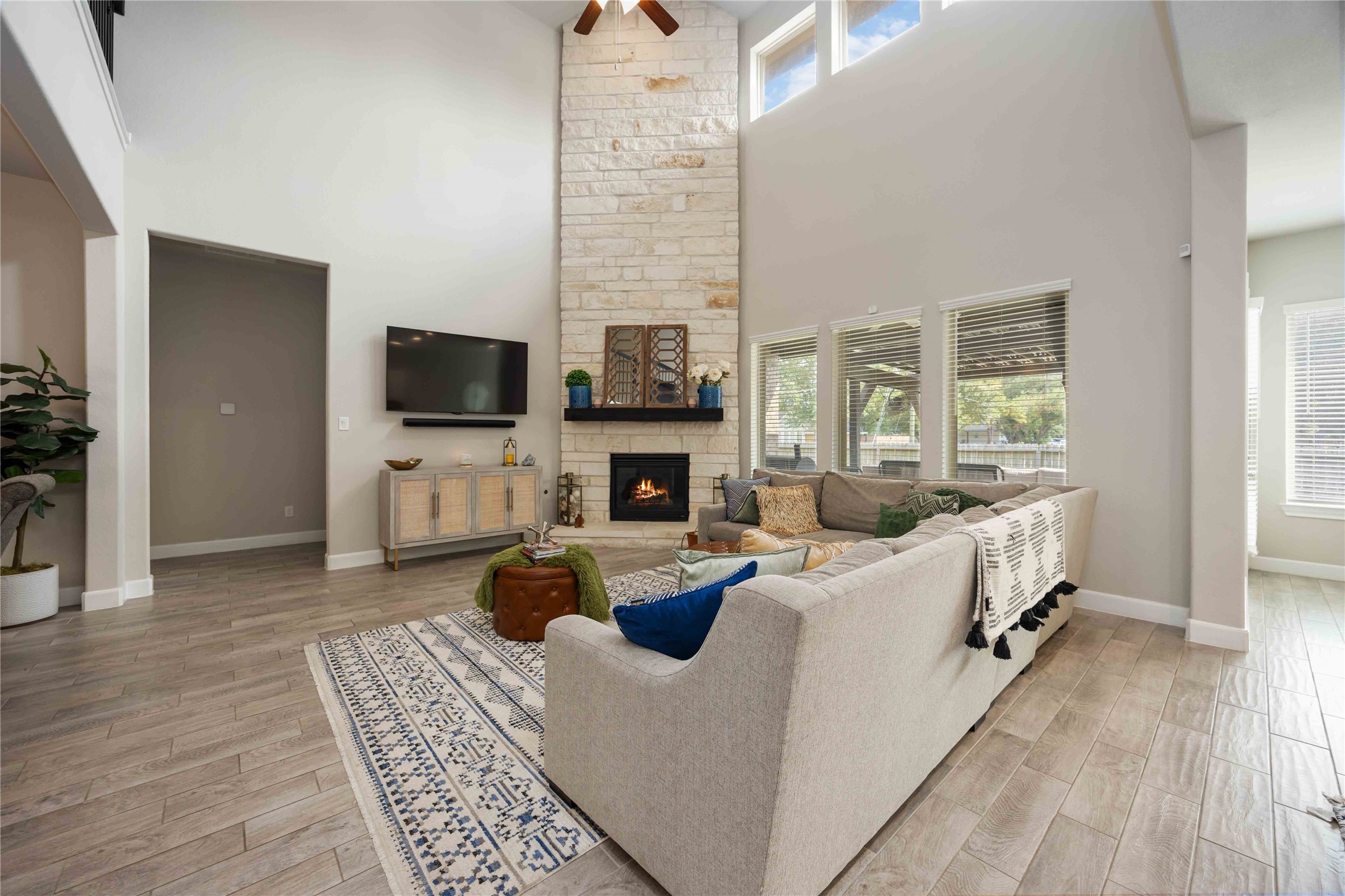 5822 Euclid Loop Rosenberg, TX 77469 - Photo 5 of 35 20ft ceiling height