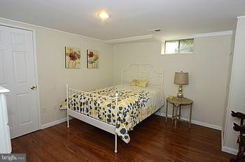 1435 Adamsview Road Baltimore, MD 21228 - Photo 16 of 23 Bedroom